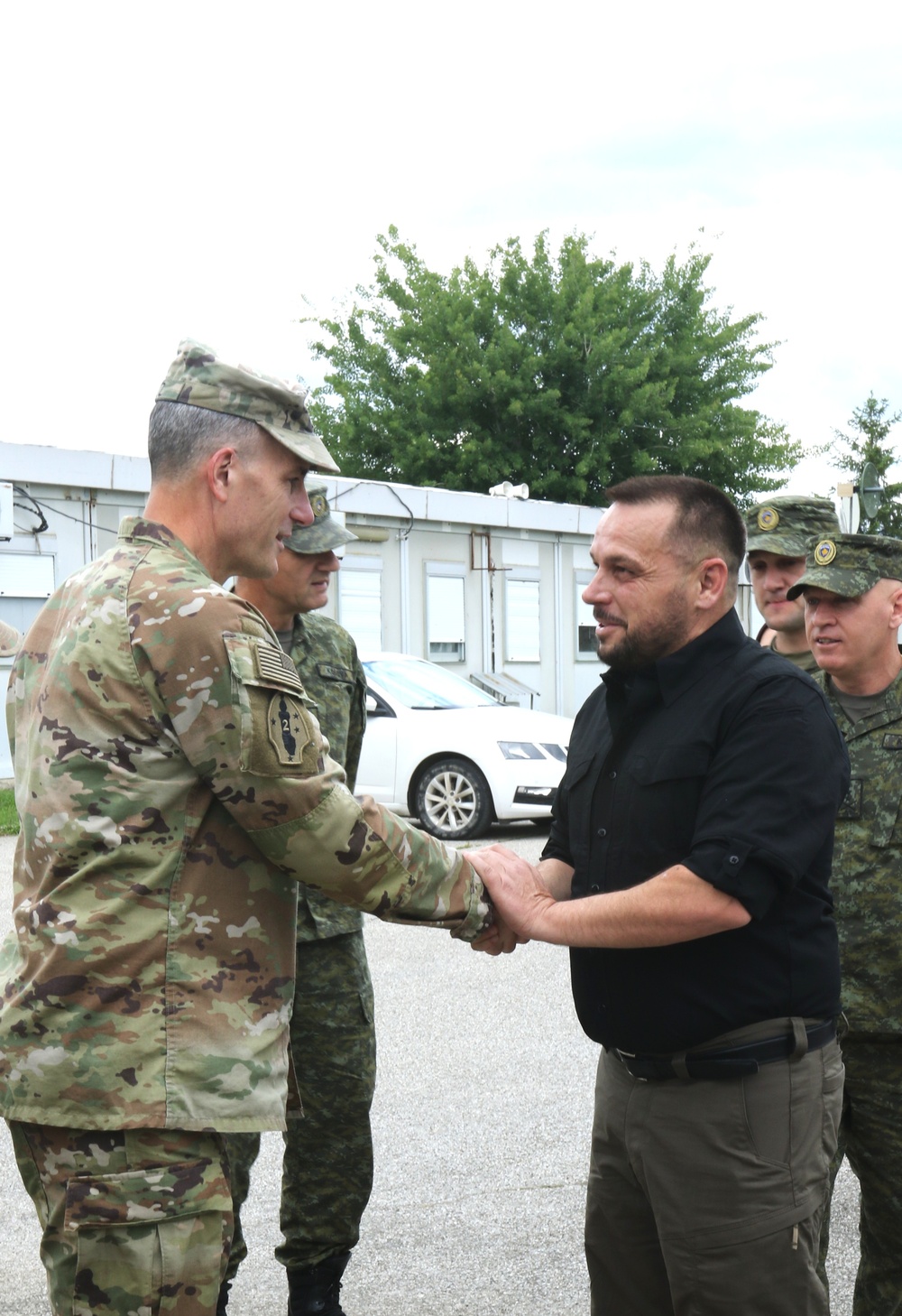 Kosovo Minister of Defense meets with 28th Infantry Division General