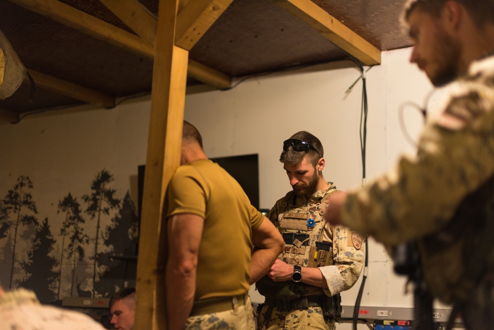 Estonian Defence Forces Conduct Close Air Support Live Fire Exercise