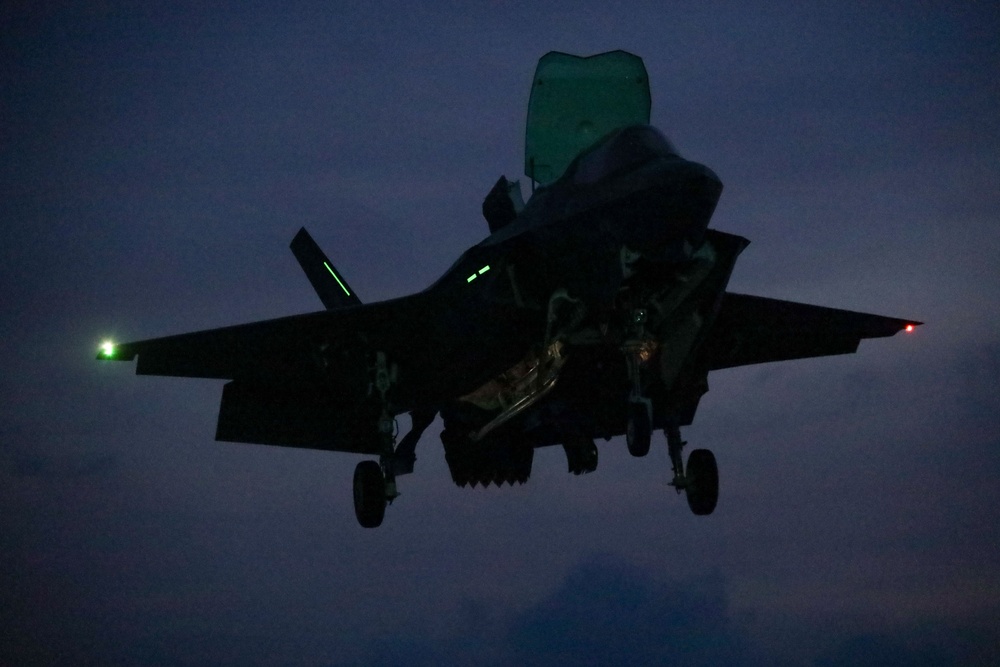31st MEU | F-35B night flight operations