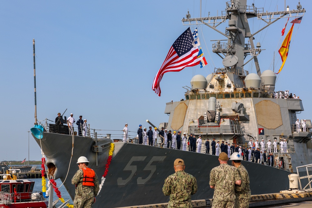USS Stout Returns to Homeport