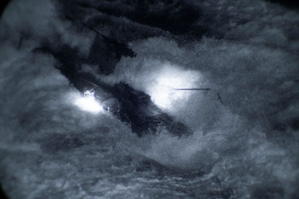 QUART: 3/1 Marines, ACVs splash off Harpers Ferry