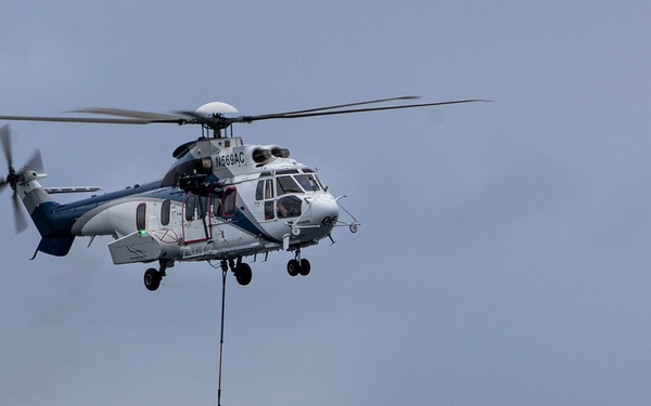George Washington Conducts Vertical Replenishment