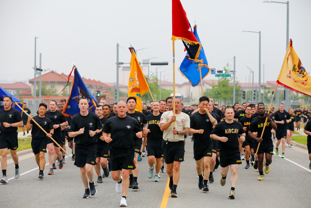 U.S. Army soldiers assigned to the 2nd Infantry Division participate in a division run as part of warrior week.