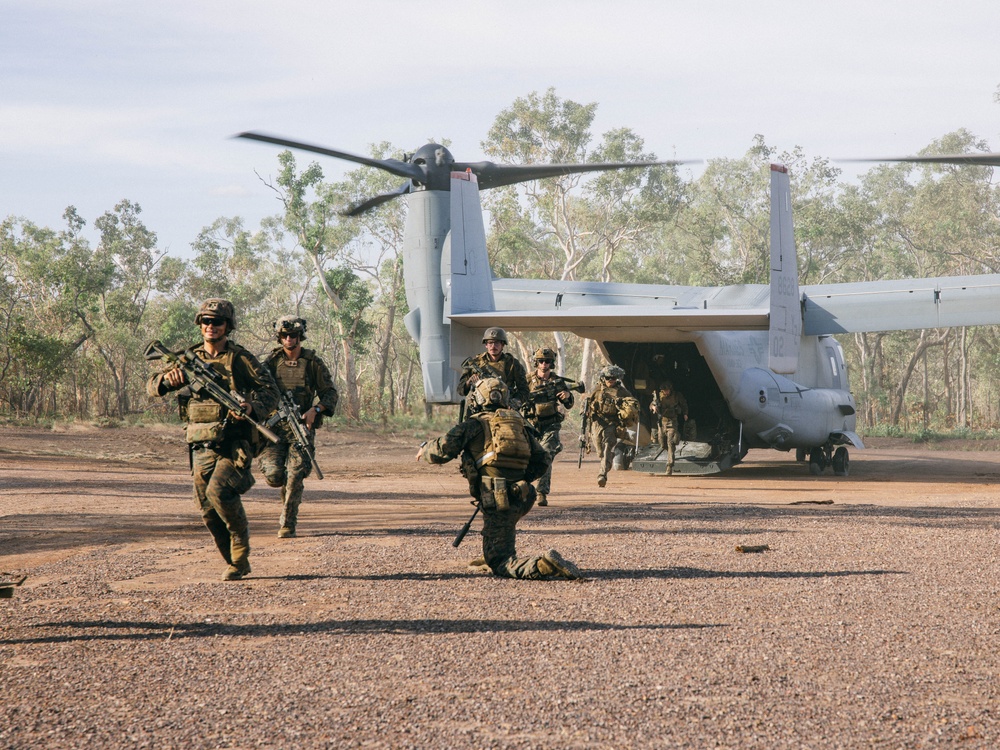 MRF-D 25.3: 2nd Bn., 1st Marines, VMM-363 conduct air assault rehearsals during Predator’s Walk