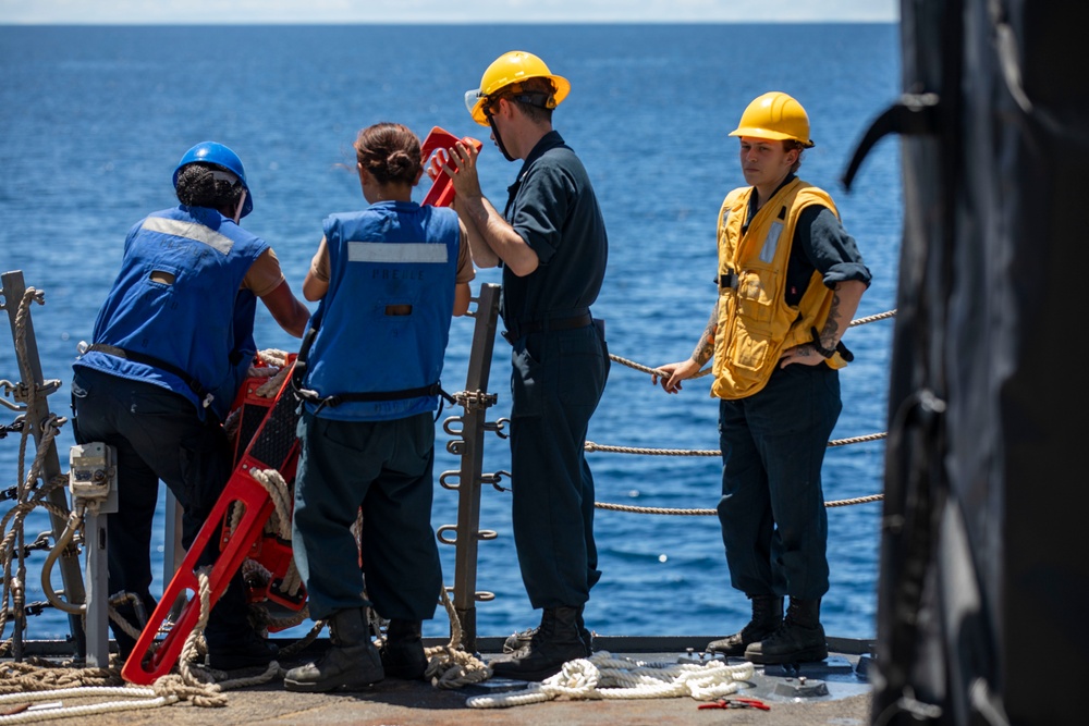 USS Preble Pulls into Palau