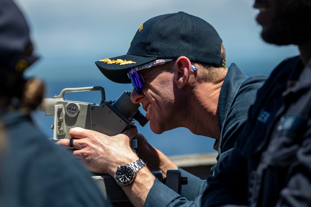 USS Preble Pulls into Palau