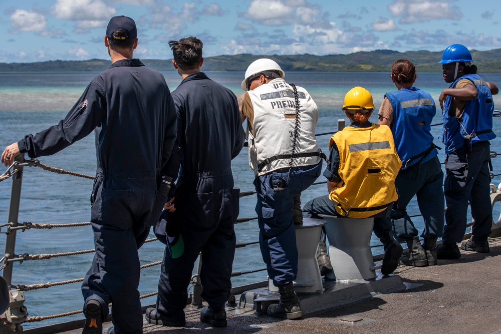 USS Preble Pulls into Palau