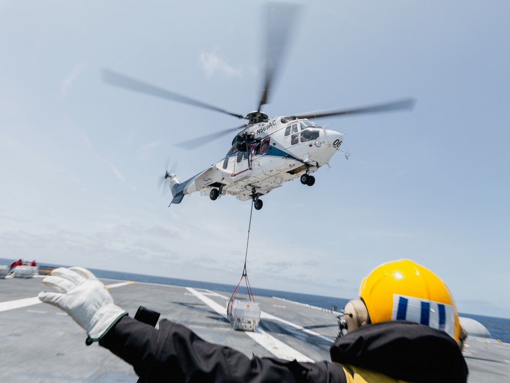 George Washington Conducts a Vertical Replenishment