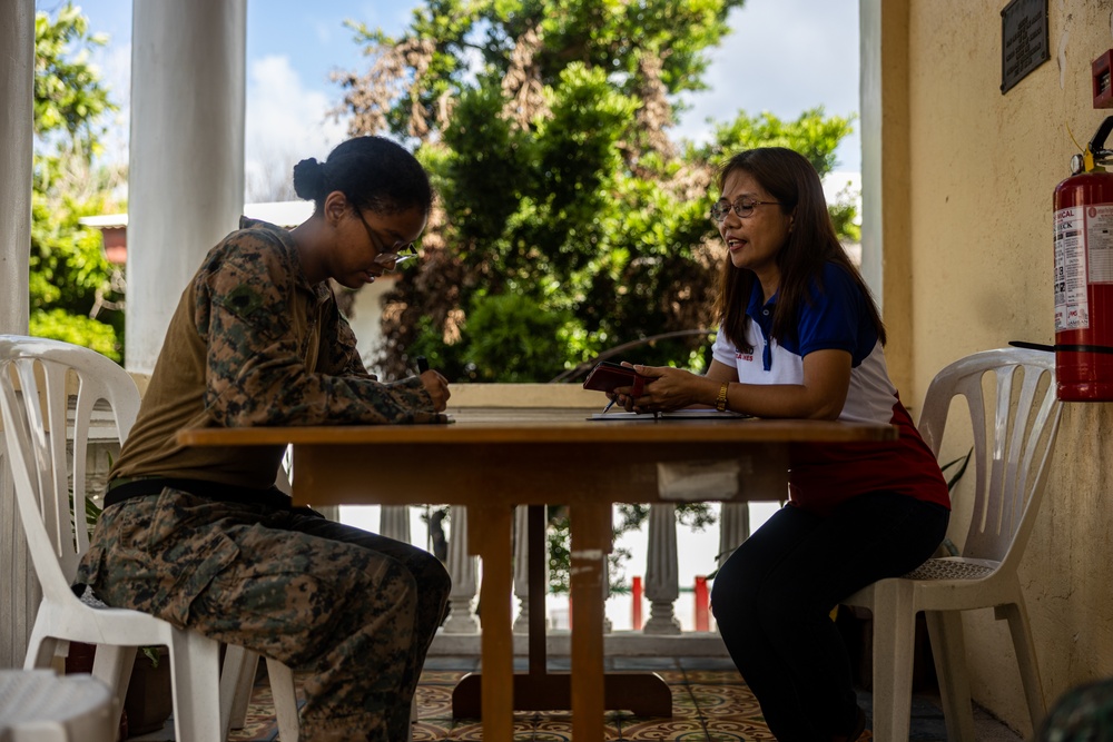 KAMANDAG 9: 3d LCT and MBLT-10 conduct a school visit during MKTSO
