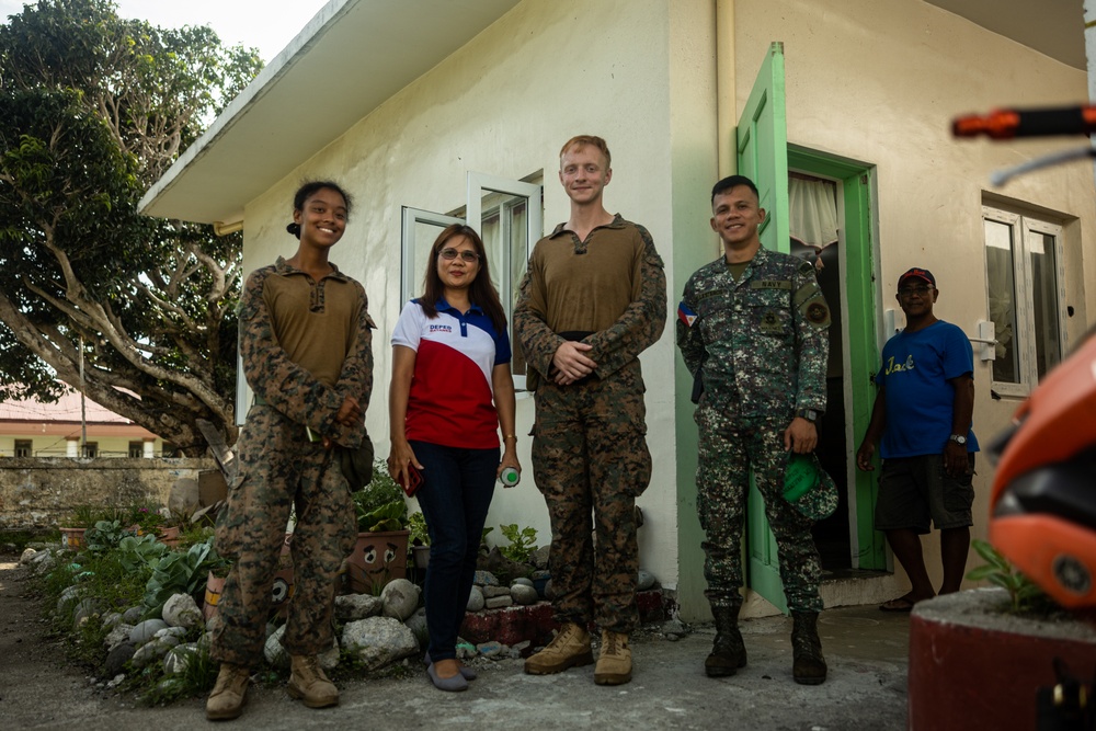 KAMANDAG 9: 3d LCT and MBLT-10 conduct a school visit during MKTSO