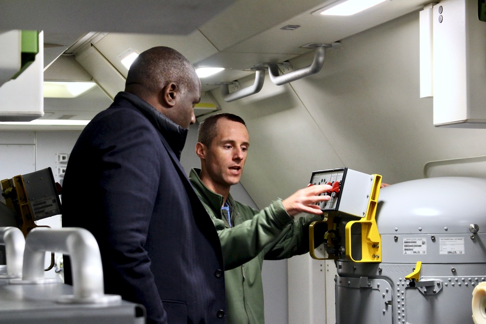 VP-46 Hosts David Lammy and U.K. Delegation