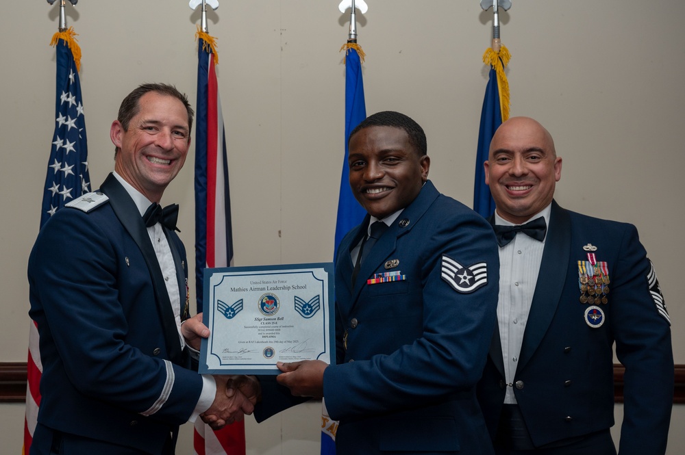 RAF Lakenheath recognizes ALS graduates