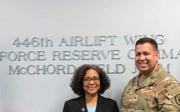 Congresswoman Marilyn Strickland meets 446th Airlift Wing Commander
