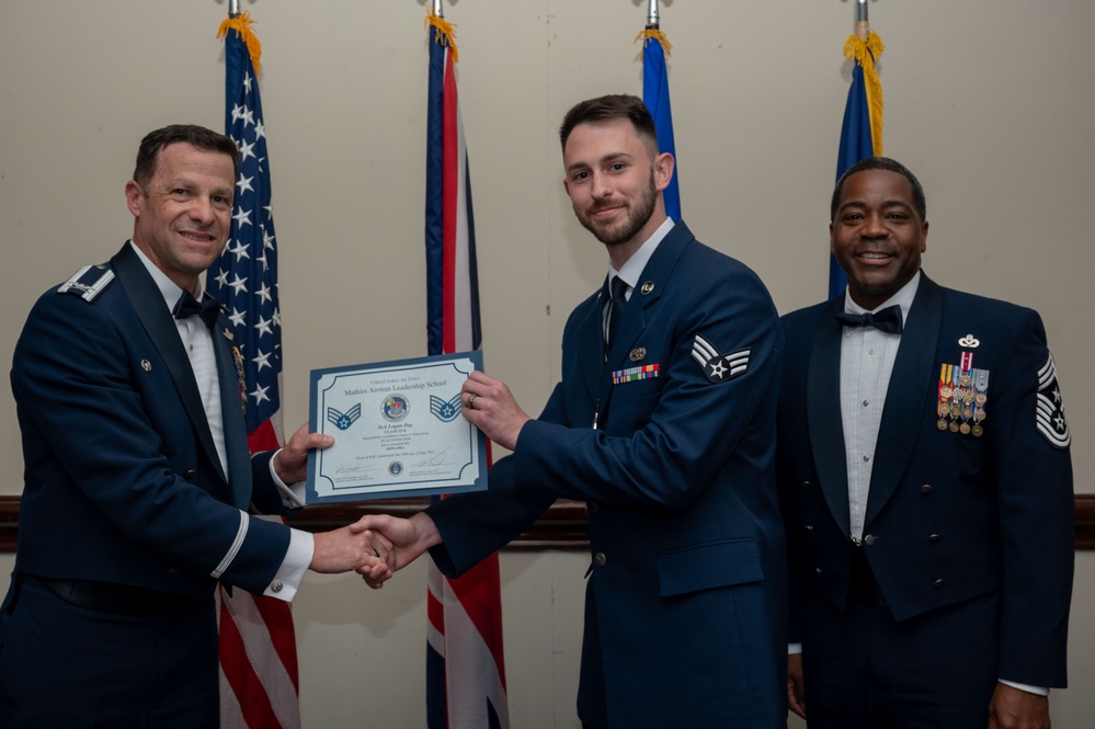 RAF Lakenheath recognizes ALS graduates