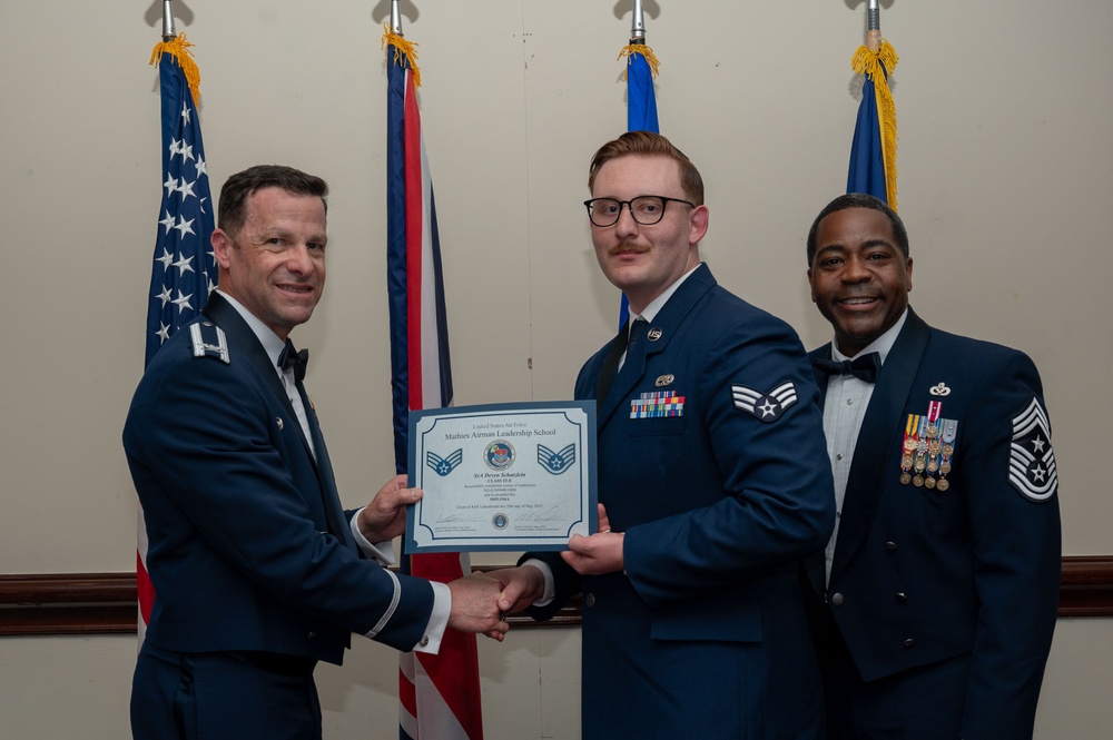 RAF Lakenheath recognizes ALS graduates