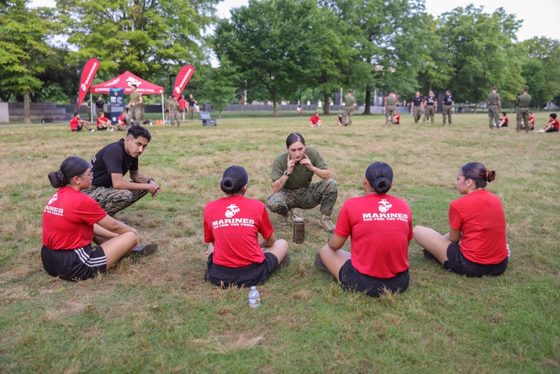 MCRC conducts morning PT during Marine Week Nashville