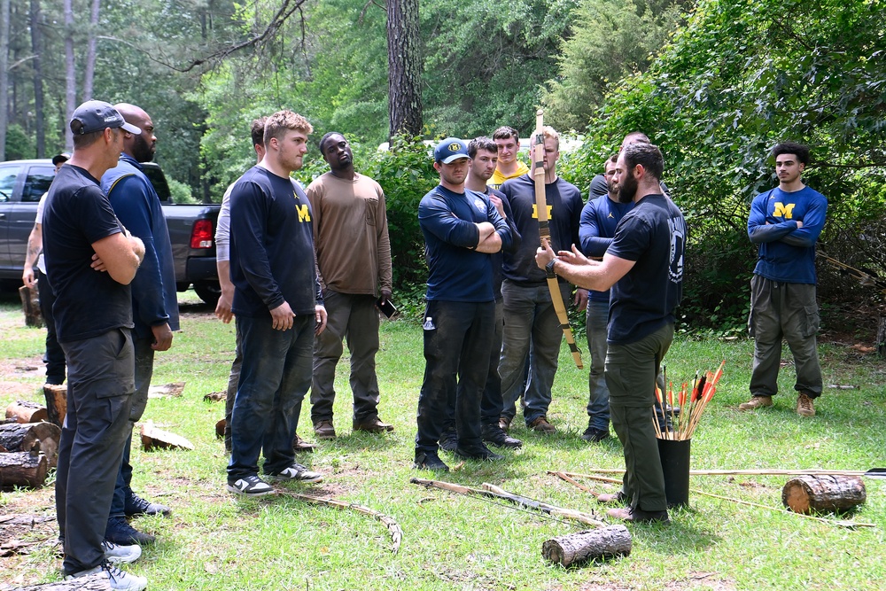 University of Michigan Football Players Visit U.S. Army JFK Special Warfare Center and School