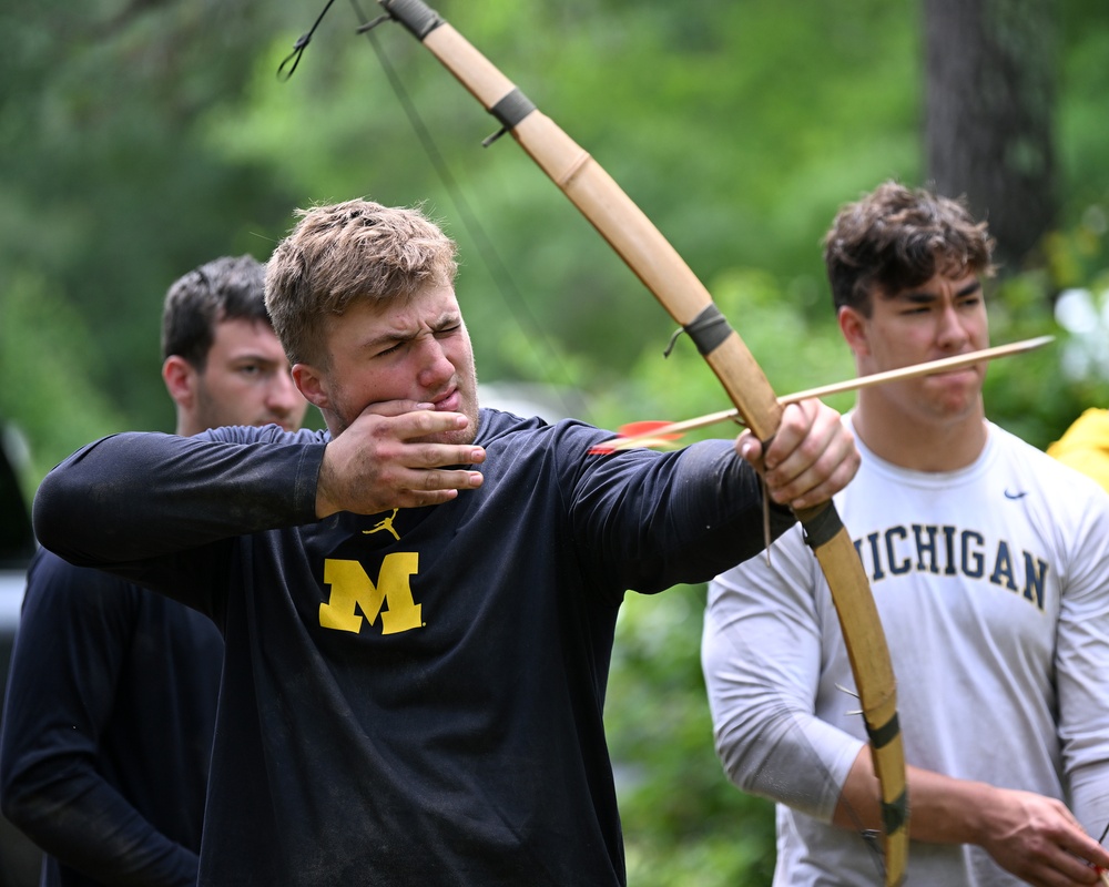 University of Michigan Football Players Visit U.S. Army JFK Special Warfare Center and School
