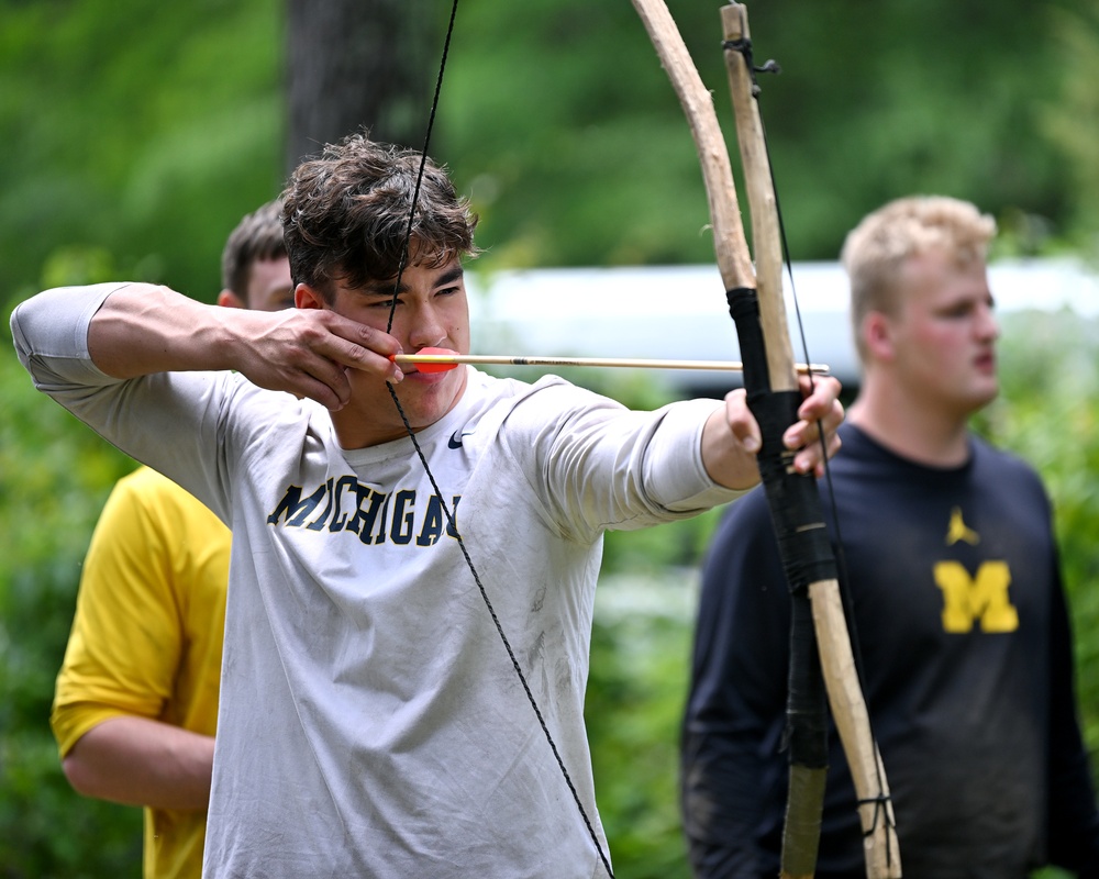 University of Michigan Football Players Visit U.S. Army JFK Special Warfare Center and School