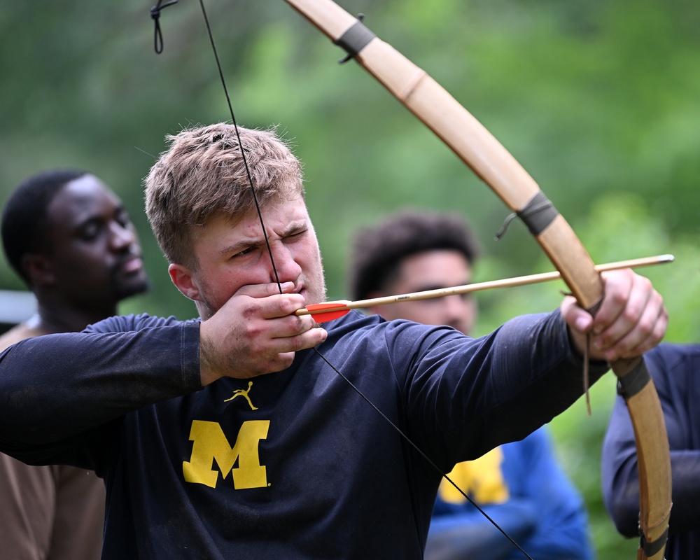 University of Michigan Football Players Visit U.S. Army JFK Special Warfare Center and School