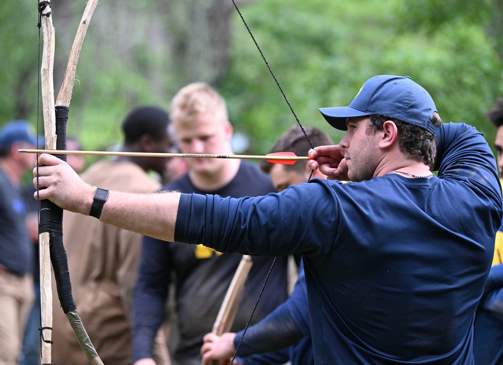 University of Michigan Football Players Visit U.S. Army JFK Special Warfare Center and School