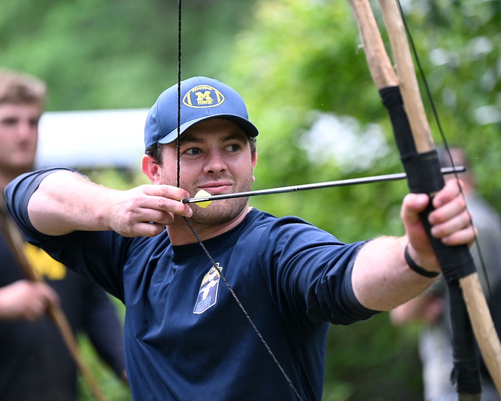 University of Michigan Football Players Visit U.S. Army JFK Special Warfare Center and School