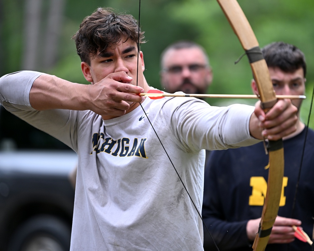 University of Michigan Football Players Visit U.S. Army JFK Special Warfare Center and School