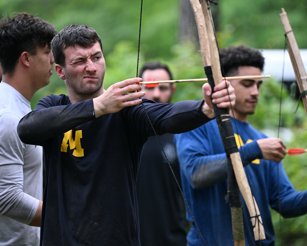 University of Michigan Football Players Visit U.S. Army JFK Special Warfare Center and School