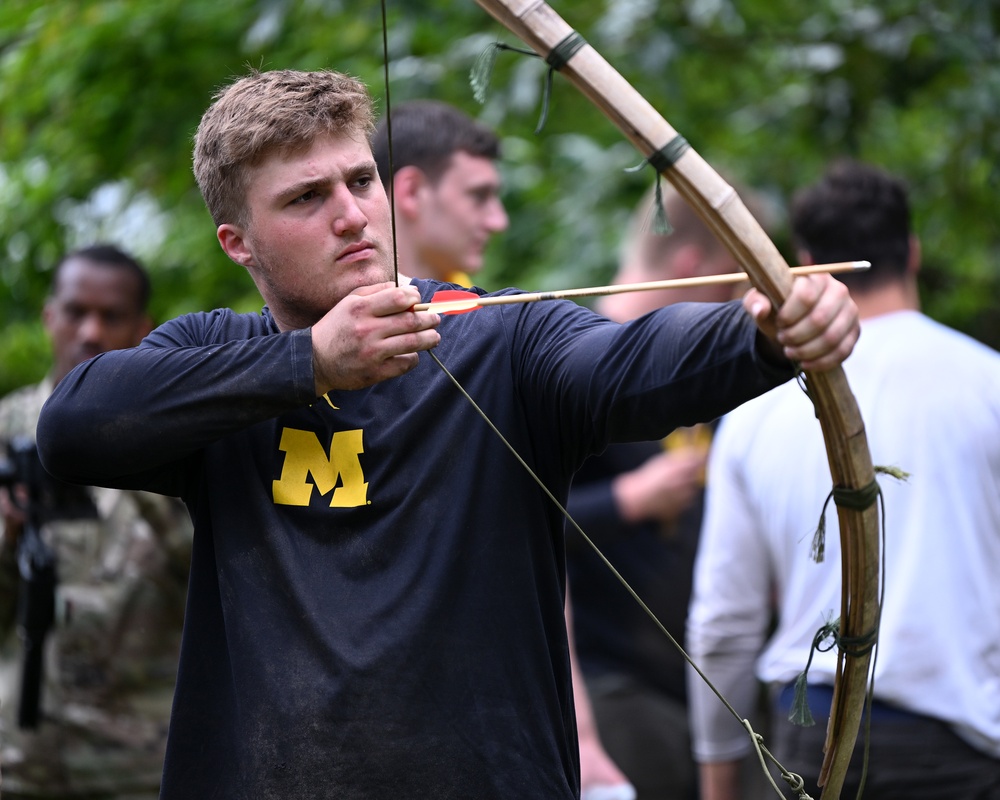 University of Michigan Football Players Visit U.S. Army JFK Special Warfare Center and School
