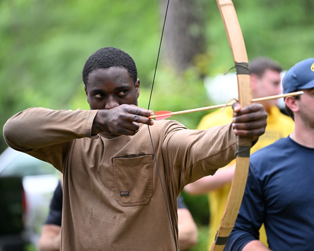 University of Michigan Football Players Visit U.S. Army JFK Special Warfare Center and School