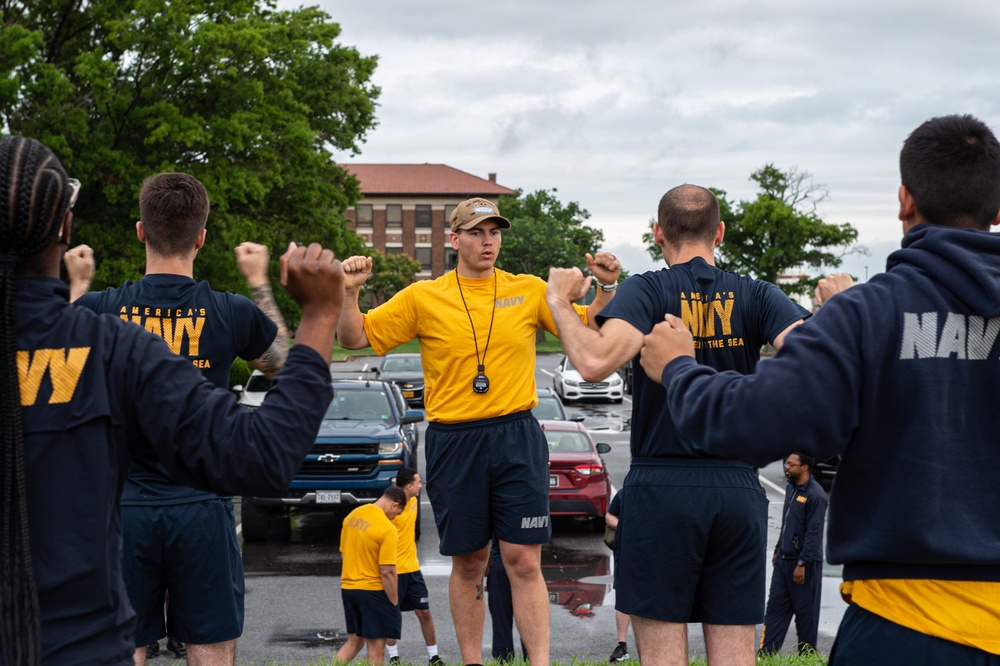 USS John C. Stennis (CVN 74) Sailors Run Physical Readiness Test