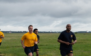 USS John C. Stennis (CVN 74) Sailors Run Physical Readiness Test