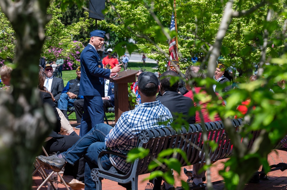 Commander speaks at local Memorial Day observance