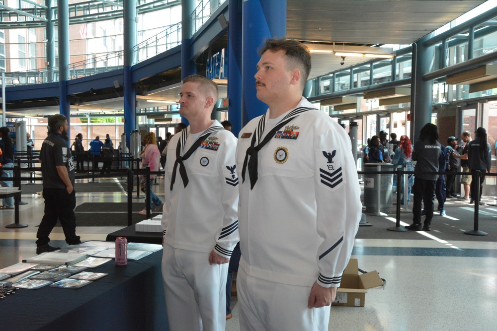 NTAG Heartland Future Sailors Take the Oath of Enlistment