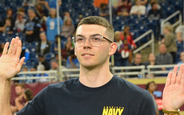 NTAG Heartland Future Sailors take the Oath of Enlistment