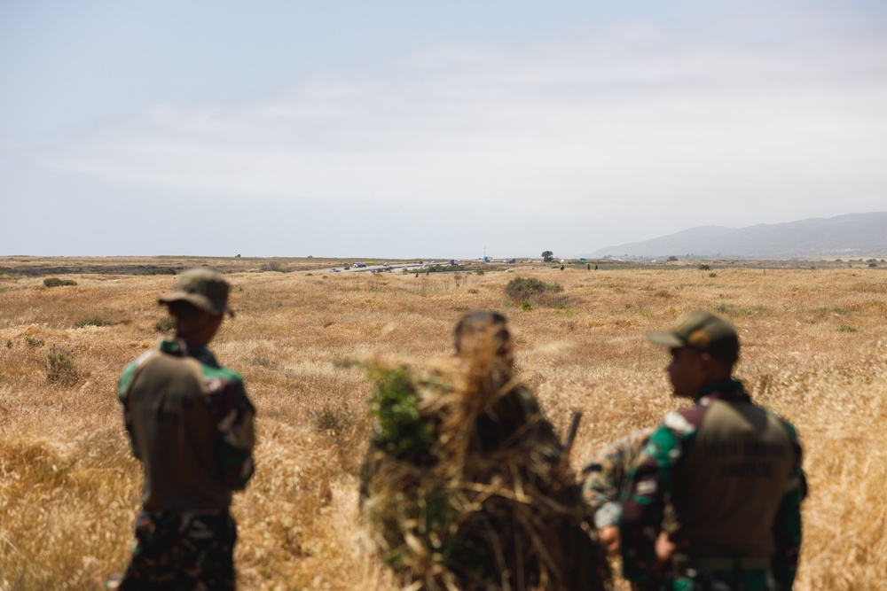 U.S. Marines, Indonesian Korps Marinir conduct stalking drills