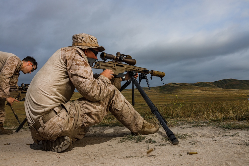 U.S. Marines, Indonesian Korps Marinir fire Mk22 Mod 0 advanced sniper rifle