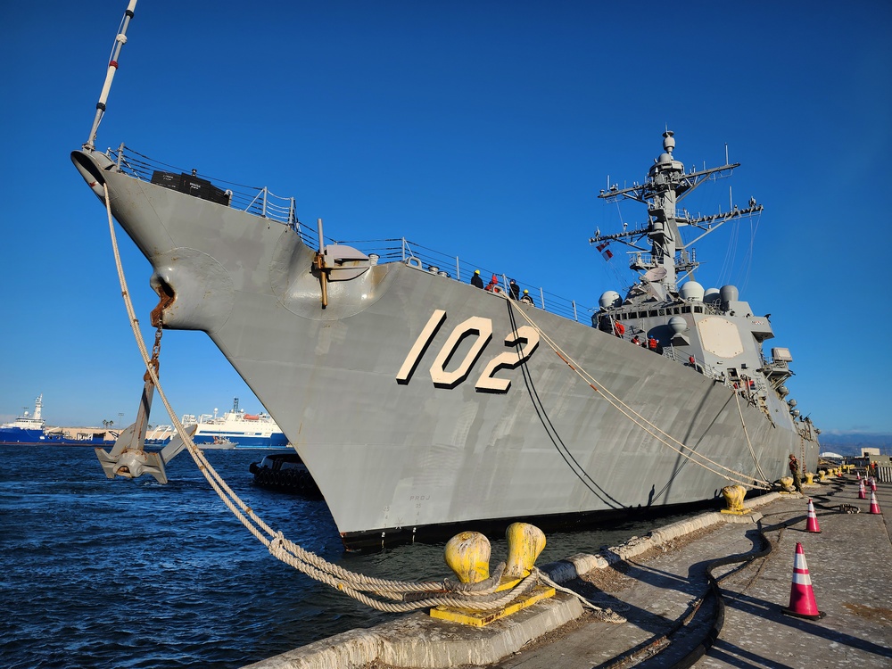 USS Sampson (DDG 102) conducts Combat Systems Assessment onboard Port Hueneme