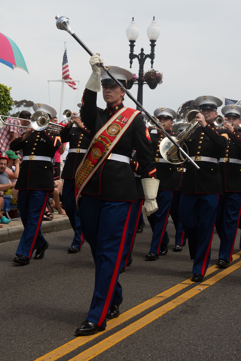 3rd MAW Band participates in 30th annual Balboa Island Parade