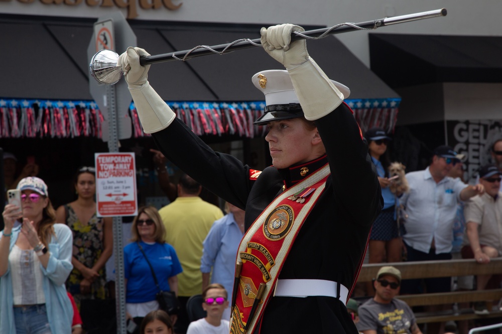 3rd MAW Band participates in 30th annual Balboa Island Parade