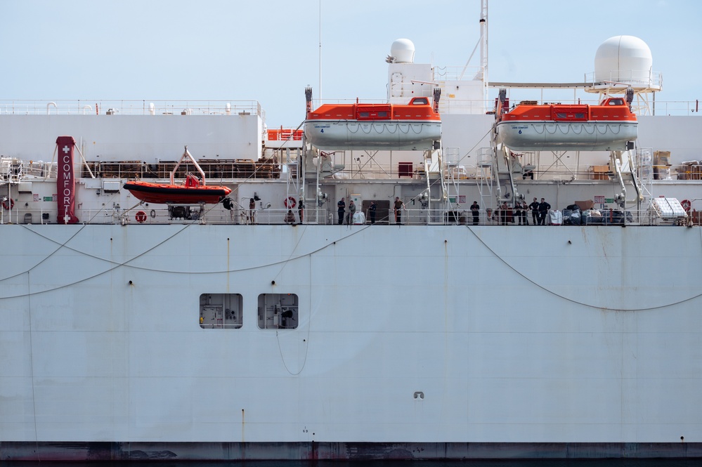 USNS Comfort arrives at The Port of Miami