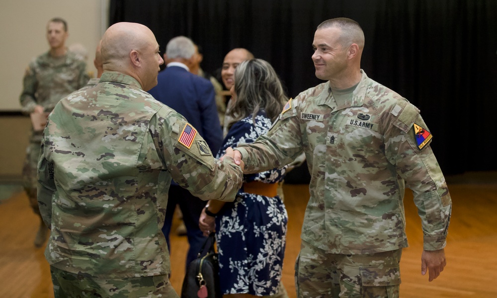 Fort Bliss honors outgoing CSM Sweeney, welcomes CSM Theus at garrison ceremony