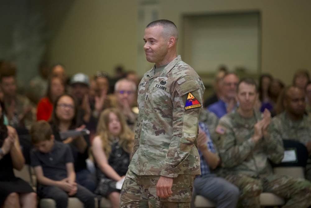 Fort Bliss honors outgoing CSM Sweeney, welcomes CSM Theus at garrison ceremony