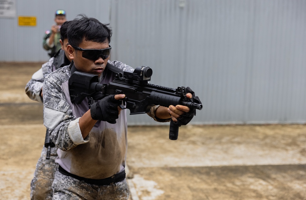 KAMANDAG 9: U.S. Marines, Sailors, Philippine and Republic of Korea Marines conduct trilateral training