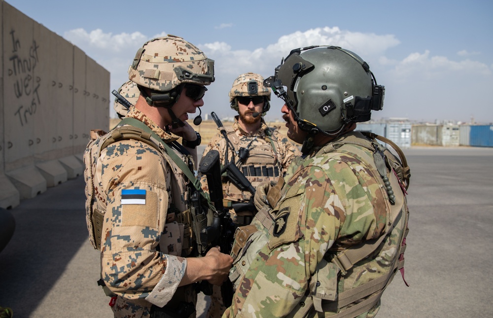 Estonian Defence Forces Conduct Cold, Hot Load Training