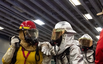 USS America (LHA 6) Conducts Aviation Firefighting Drill