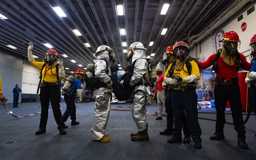 USS America (LHA 6) Conducts Aviation Firefighting Drill