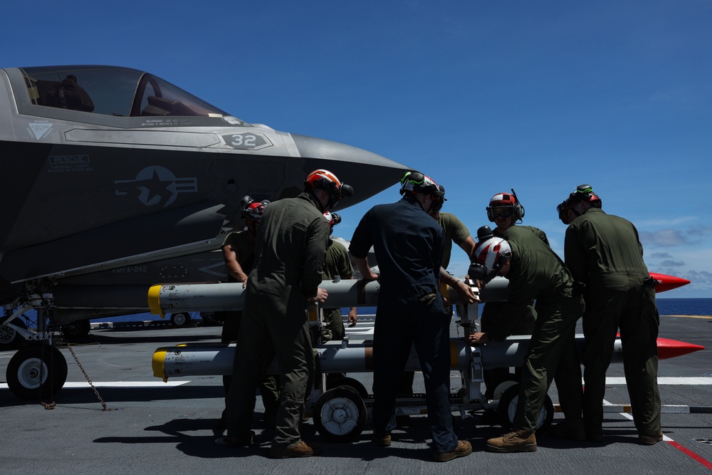 31st MEU | F-35B Ordinance Load, Flight Operations