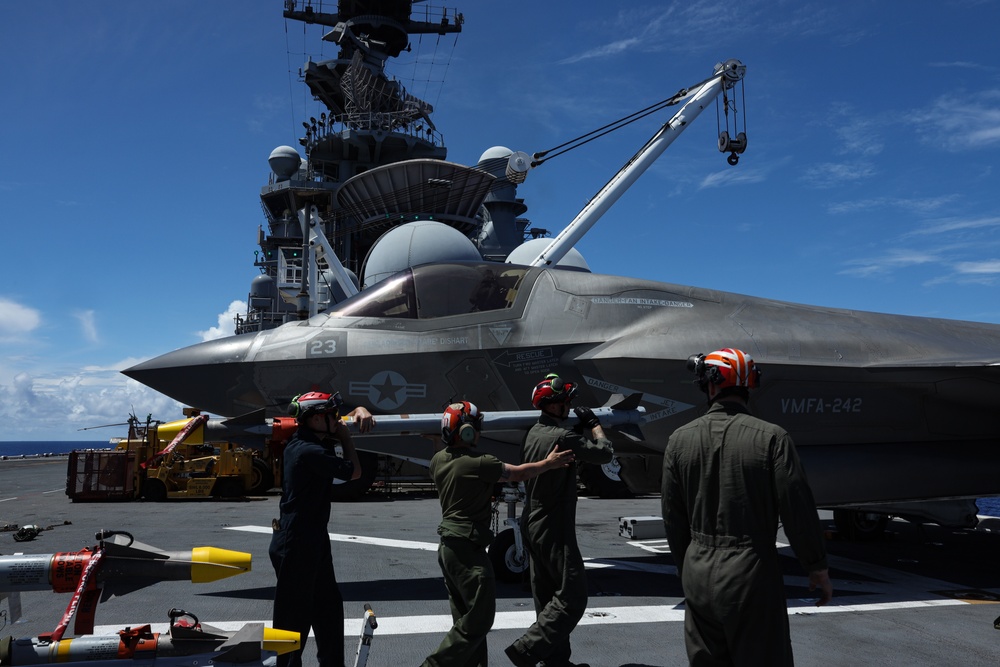 31st MEU | F-35B Ordinance Load, Flight Operations