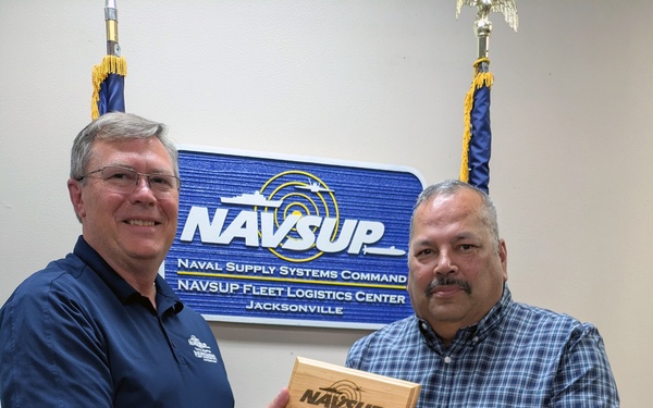 Vicente Coronado receives CoQ plaque